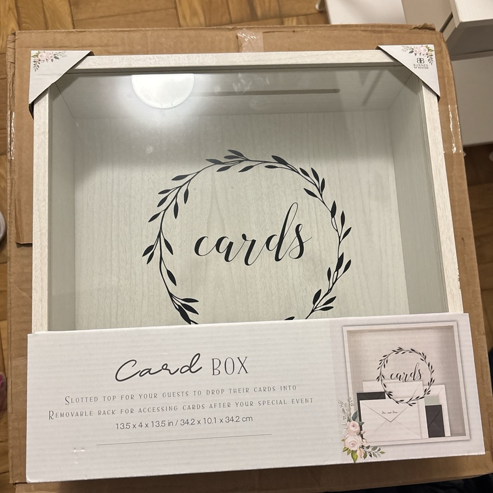 Chic Card Box with Black Leaf Wreath